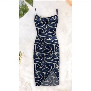 Averie size large satin like material in blue and white